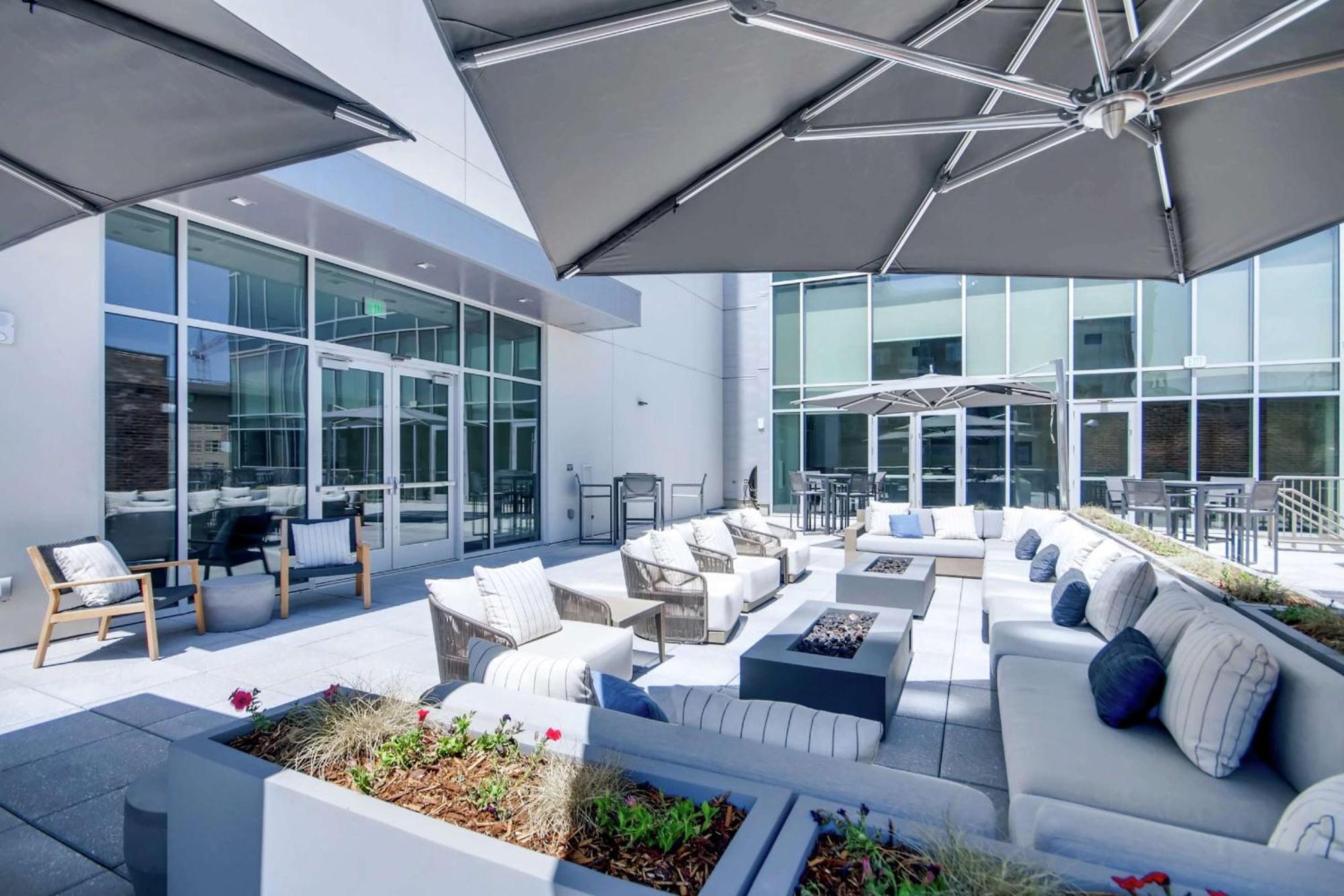 Hilton Garden Inn Denver Union Station Екстериор снимка